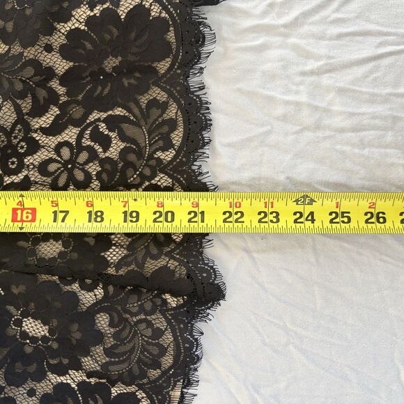Black Lace Illusional Ann Taylor Tulip Knee Skirt Size 2P - A6711 - Picture 3 of 4